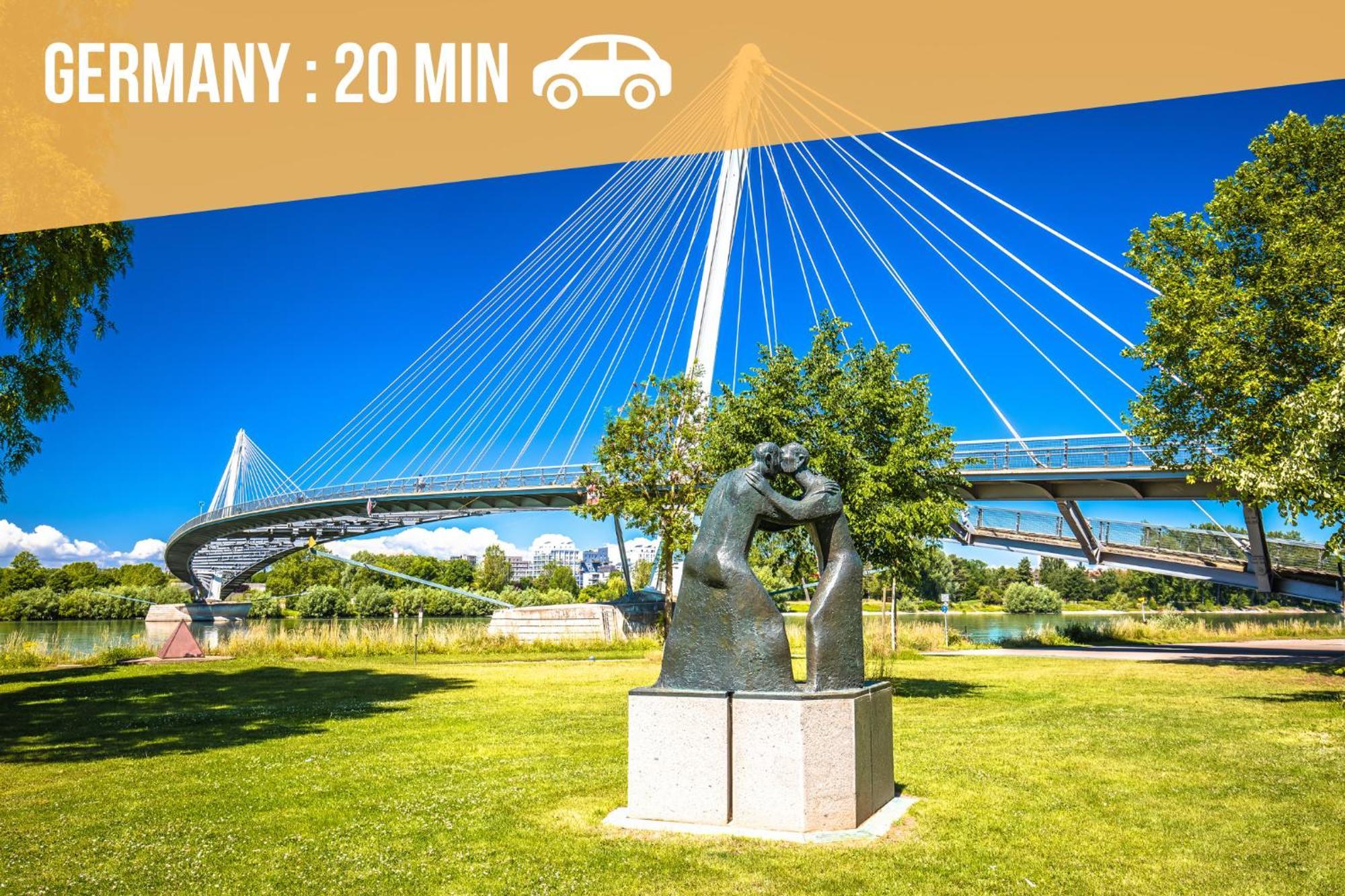 Lit Rond Tres Grand Et Confortable - Garage Possible Ou Parking Gratuit Rue - Gare 2 Min Et Ville 4 Min En Tram - Ciel Etoile - Netflix Videoprojecteur - Luxe Et Evasion Strasbourg Bagian luar foto